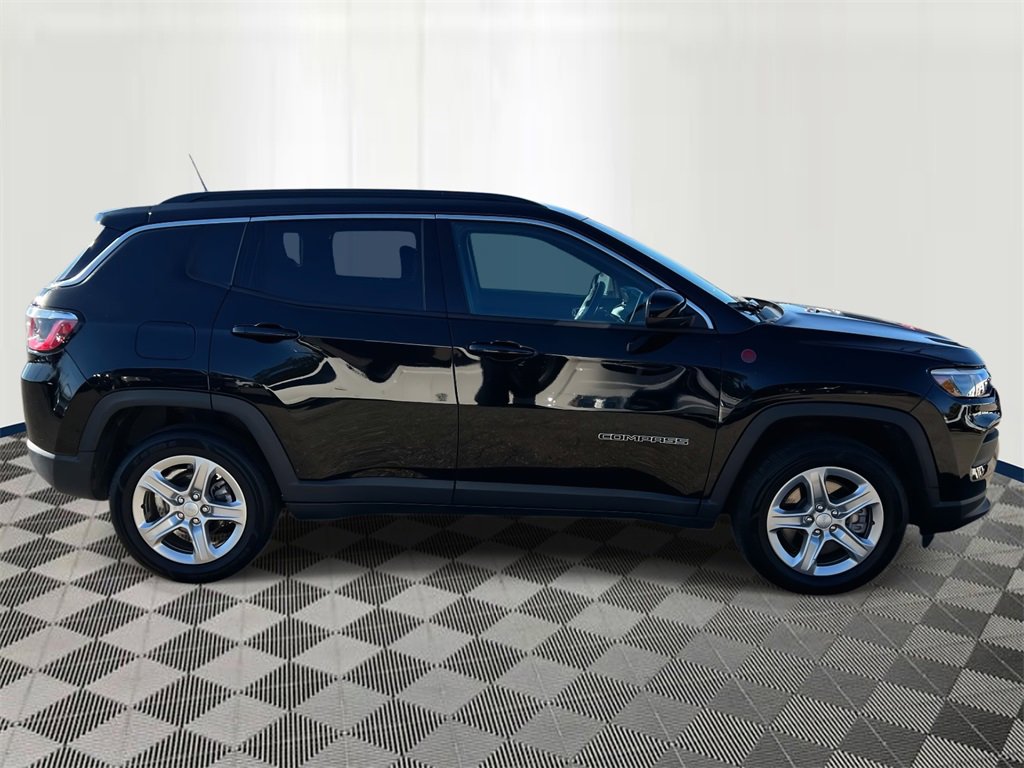 2024 Jeep Compass Latitude photo 4