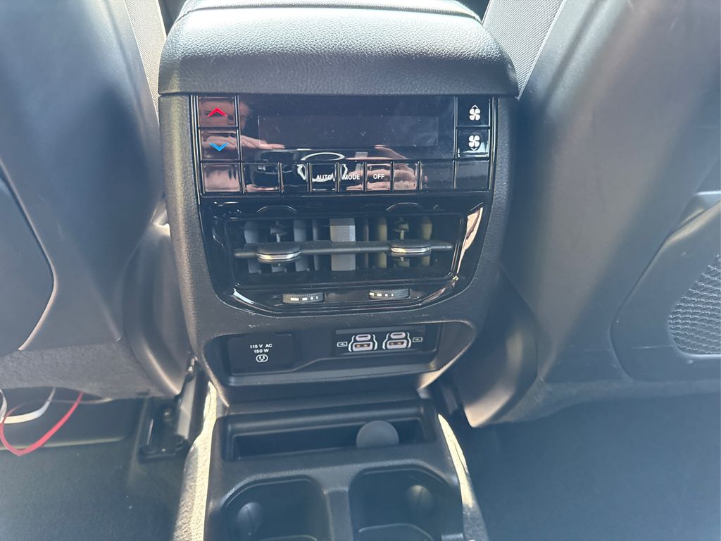 2021 Jeep Grand Cherokee Altitude photo 33