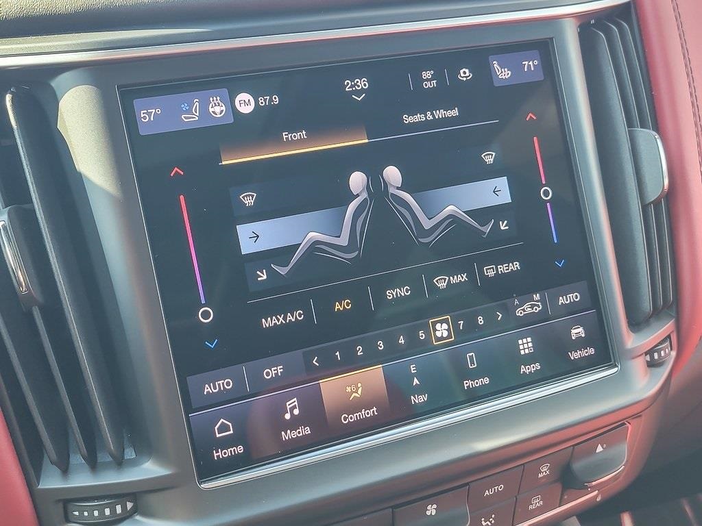 2021 Maserati Levante Base photo 17