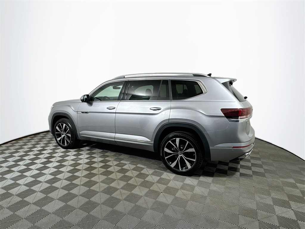 2024 Volkswagen Atlas SEL Premium R-Line photo 13