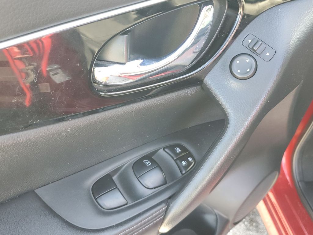2017 Nissan Rogue Sport SL photo 40