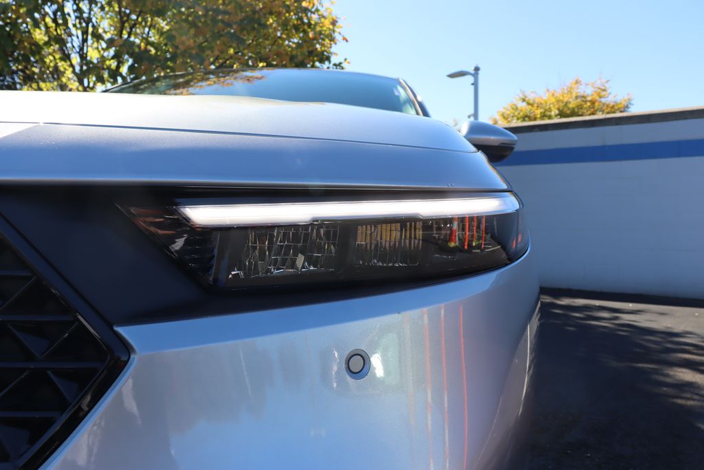2025 Honda Accord Hybrid Touring photo 9