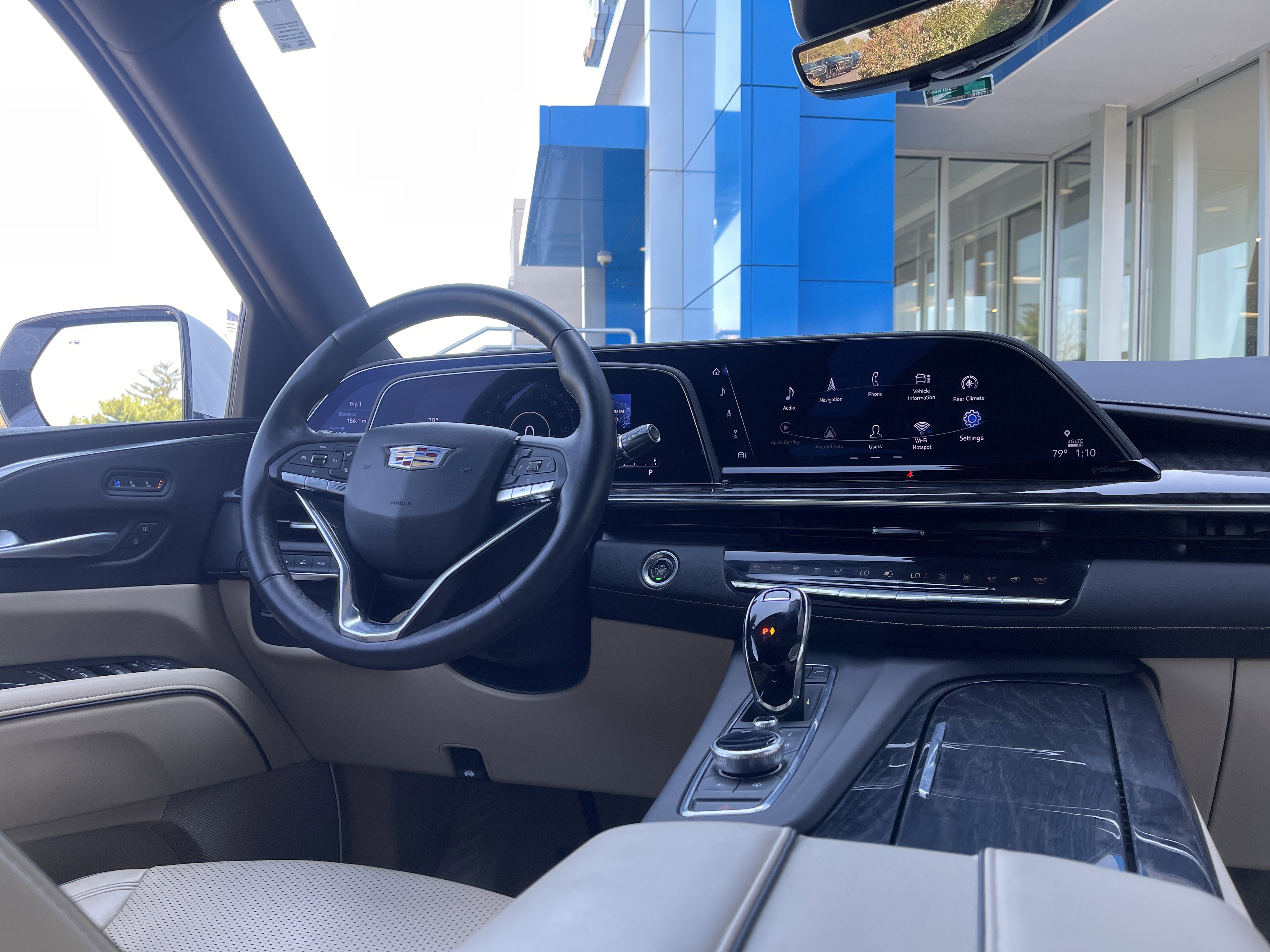 2022 Cadillac Escalade Premium Luxury photo 3