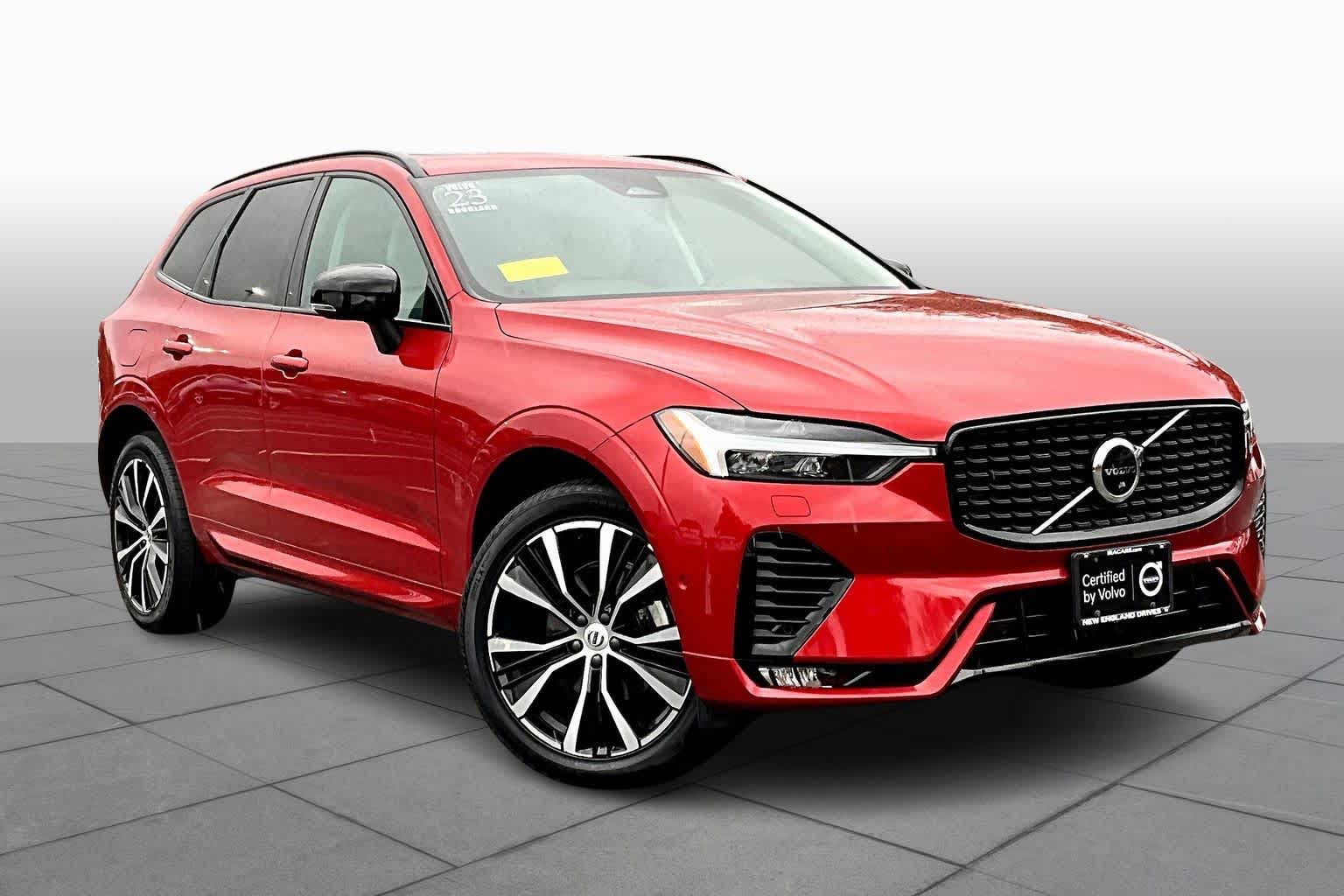 2023 Volvo XC60 Plus photo 2
