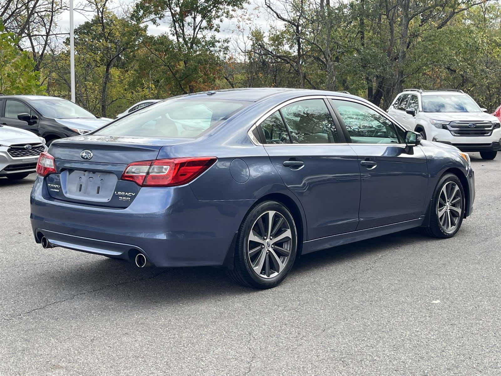 2015 Subaru Legacy 3.6R Limited photo 4