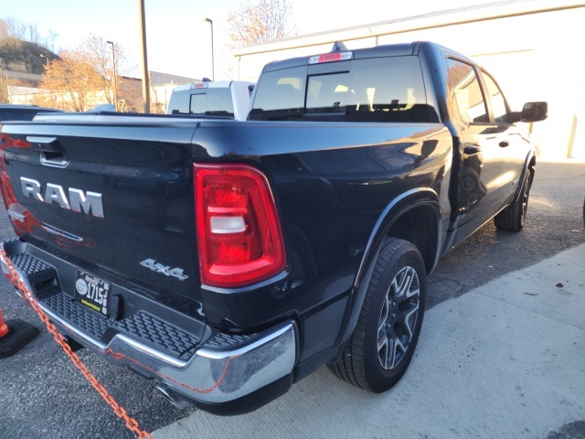 2025 Ram 1500 Laramie photo 3
