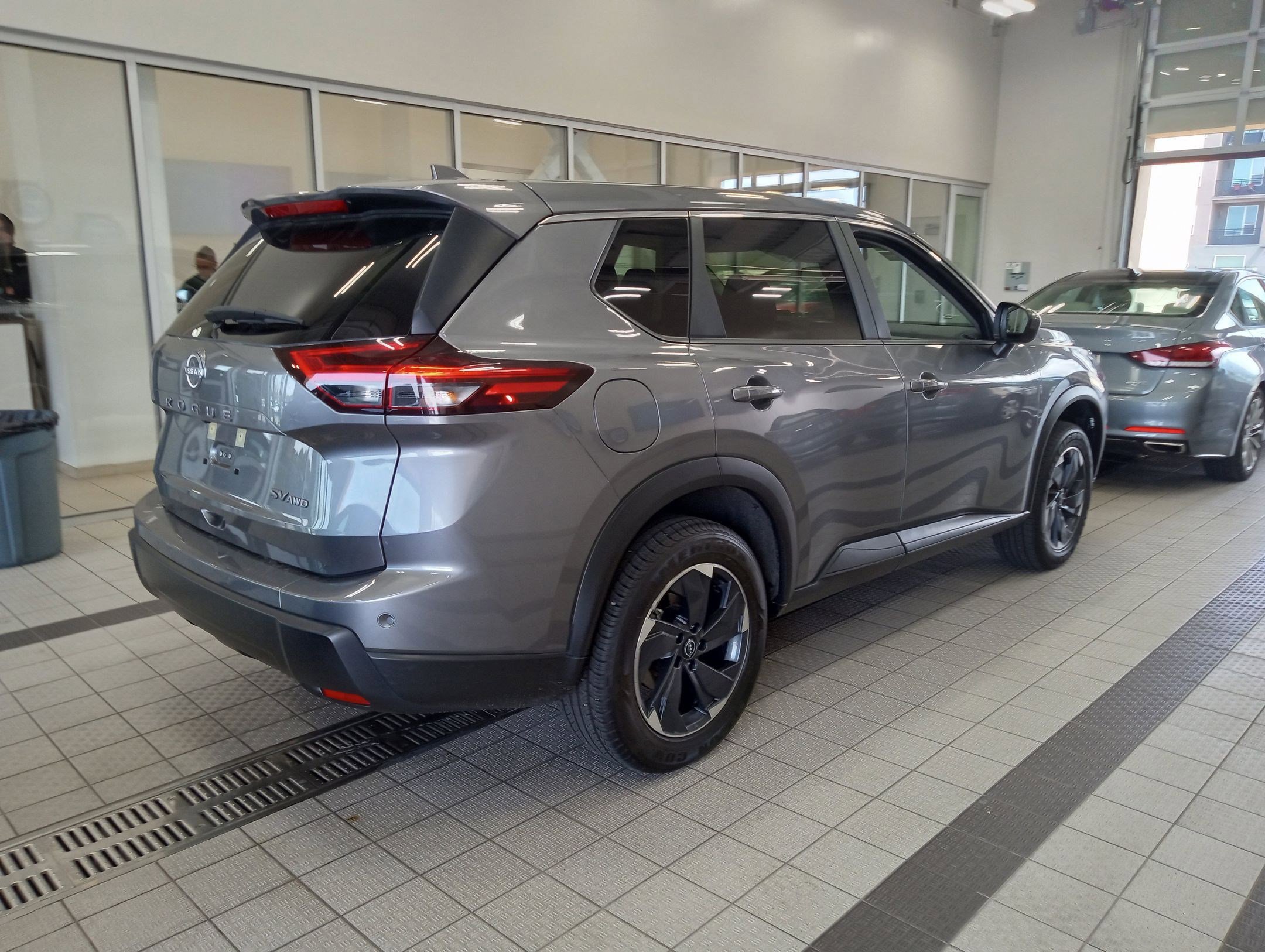 2024 Nissan Rogue SV photo 3
