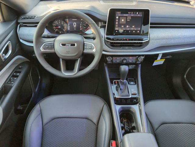2025 Jeep Compass Latitude photo 22