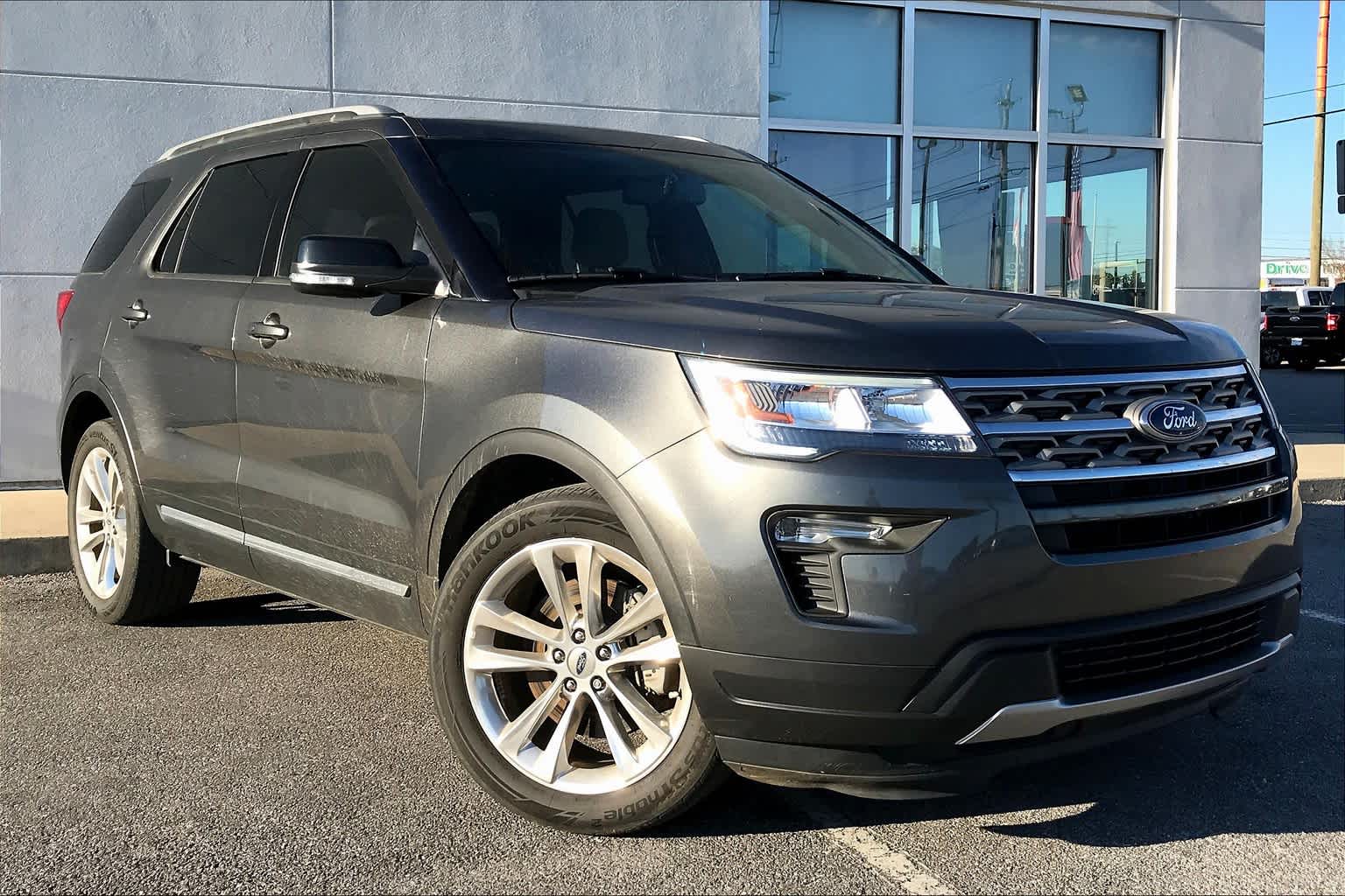 2018 Ford Explorer XLT photo 2