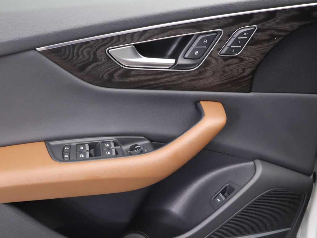 2022 Audi Q8 55 Premium Plus photo 24