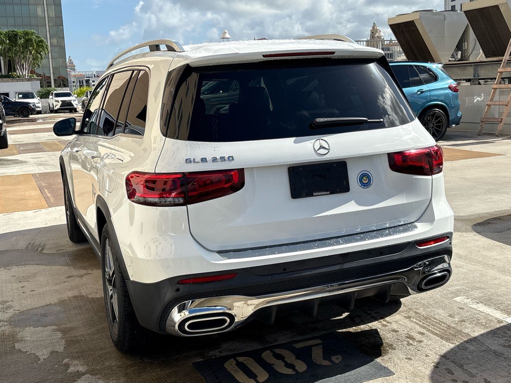 2020 Mercedes Benz GLB 250 photo 3