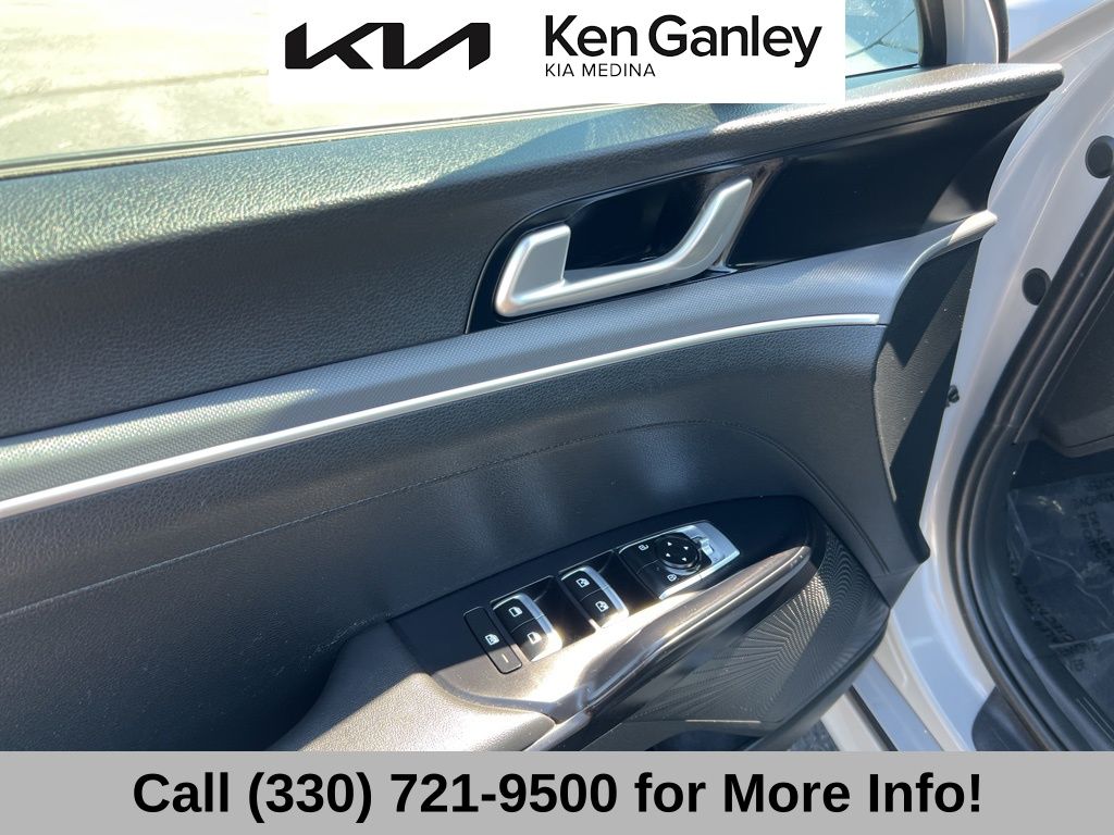 2023 Kia K5 GT-Line photo 25