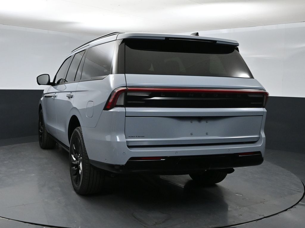 2025 Lincoln Navigator Reserve photo 3