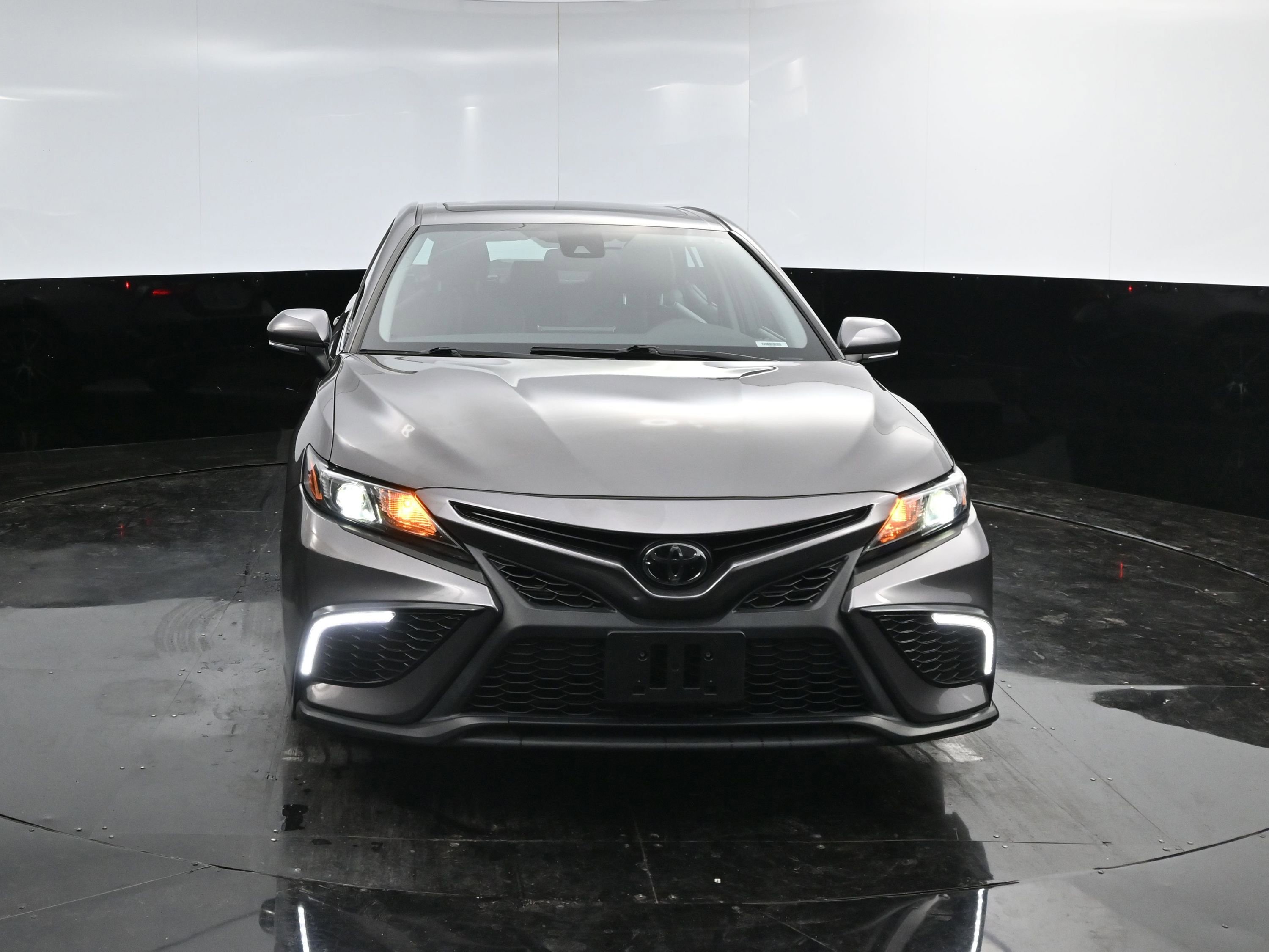 2023 Toyota Camry SE photo 2