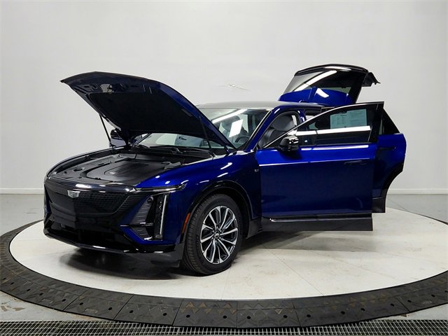 2024 Cadillac Lyriq Sport photo 10