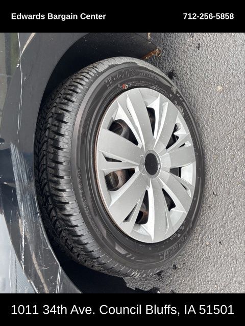 2011 Volkswagen Jetta 2.0 Base photo 8