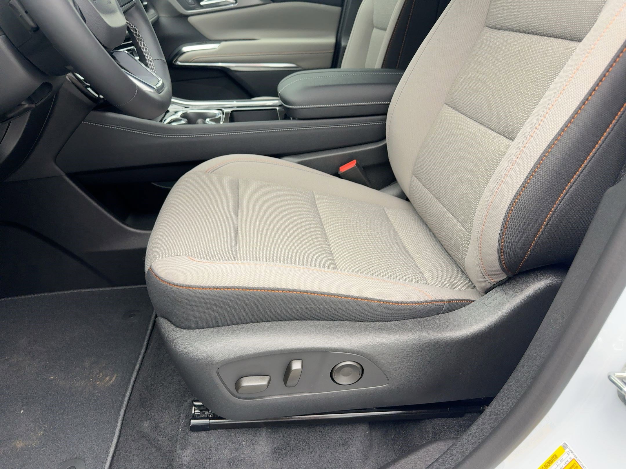 2026 Chevrolet Traverse photo 13