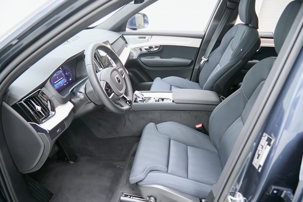 2025 VOLVO XC90 - Image 17