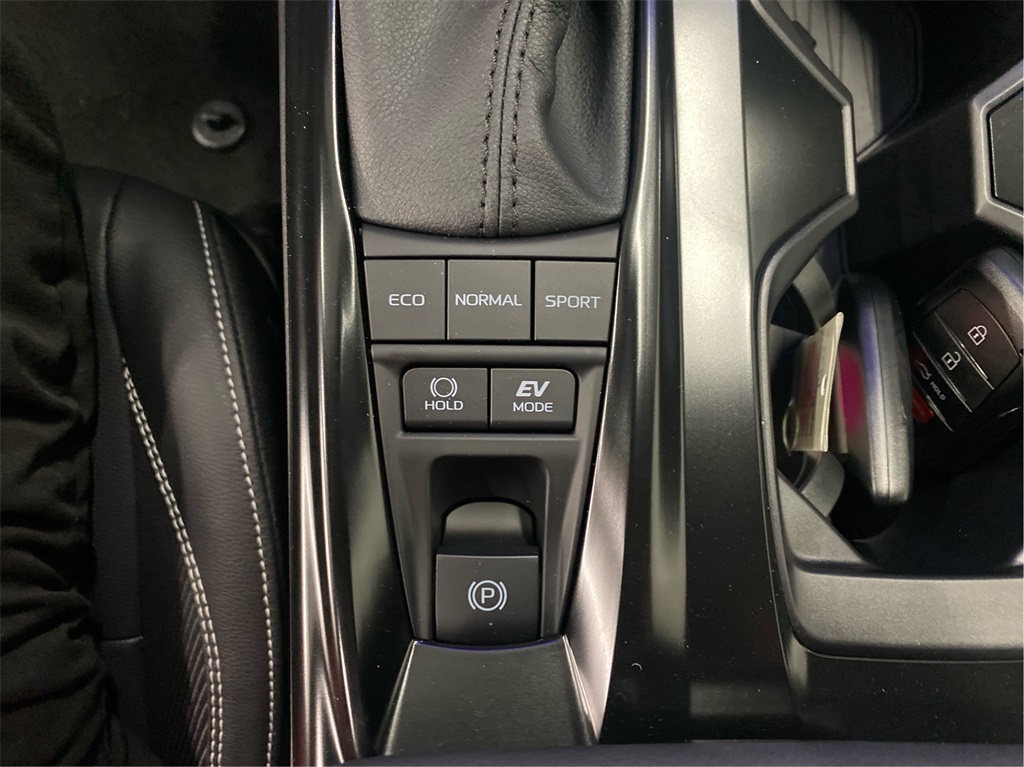 2025 Toyota Camry SE photo 20