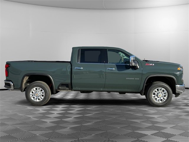 2026 Chevrolet Silverado 2500HD LTZ photo 2