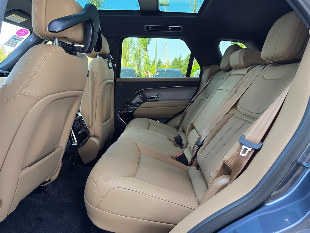 2025 Land Rover Range Rover Sport SE photo 23