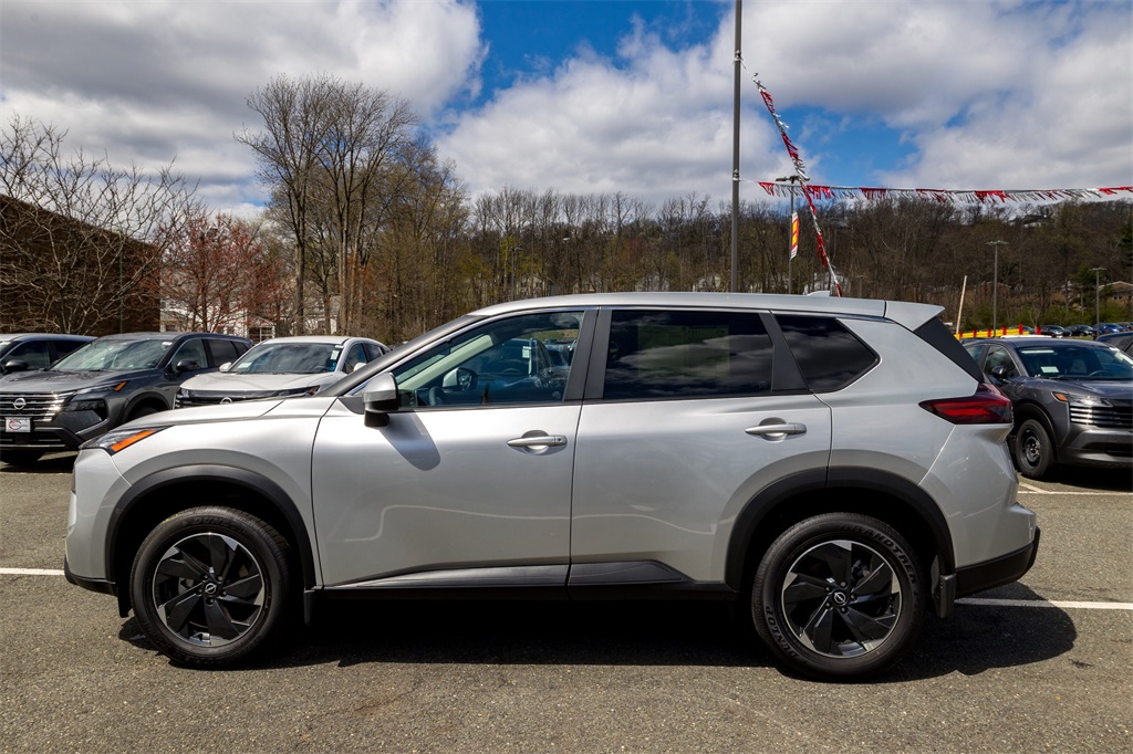 2025 Nissan Rogue SV photo 8