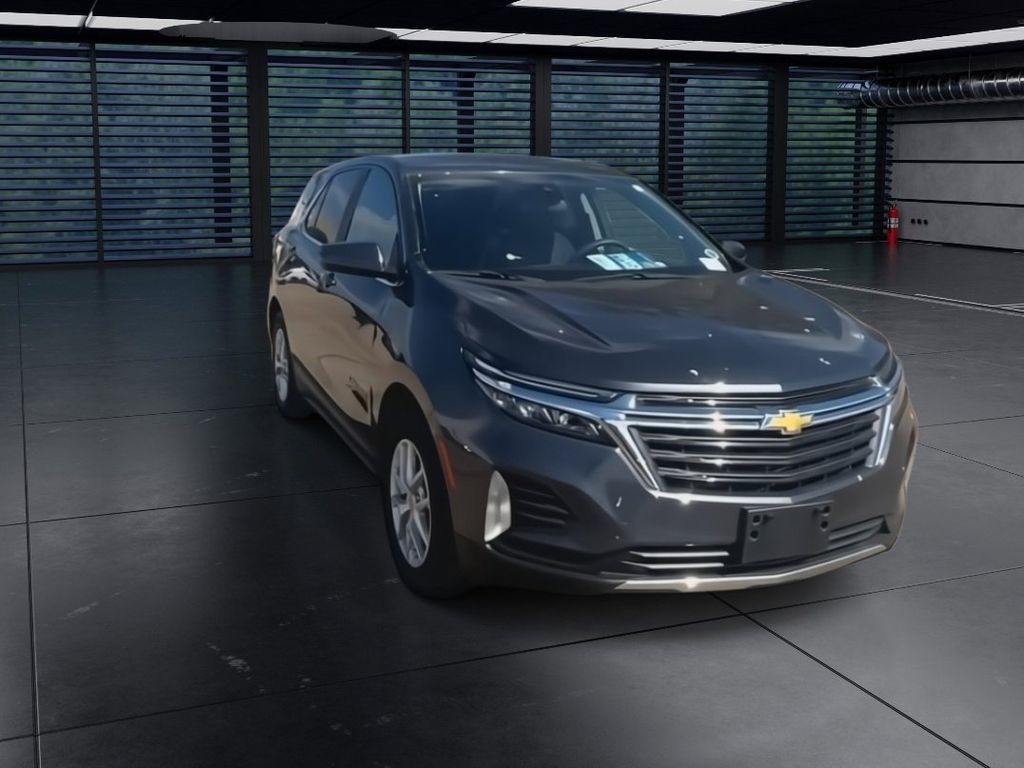 2023 Chevrolet Equinox LT photo 3