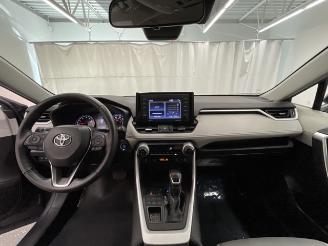 2022 Toyota RAV4 XLE Premium photo 13
