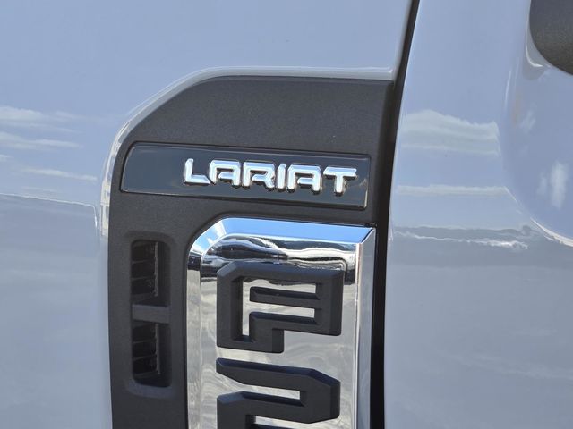2026 Ford F-250 Lariat photo 9