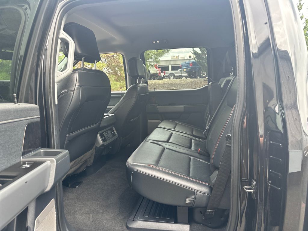 2023 Ford F-250 Lariat photo 13