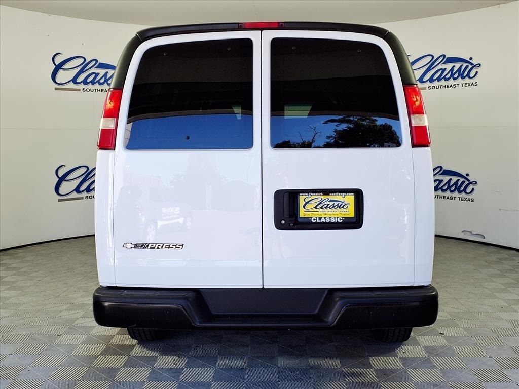2014 Chevrolet Express LS photo 4