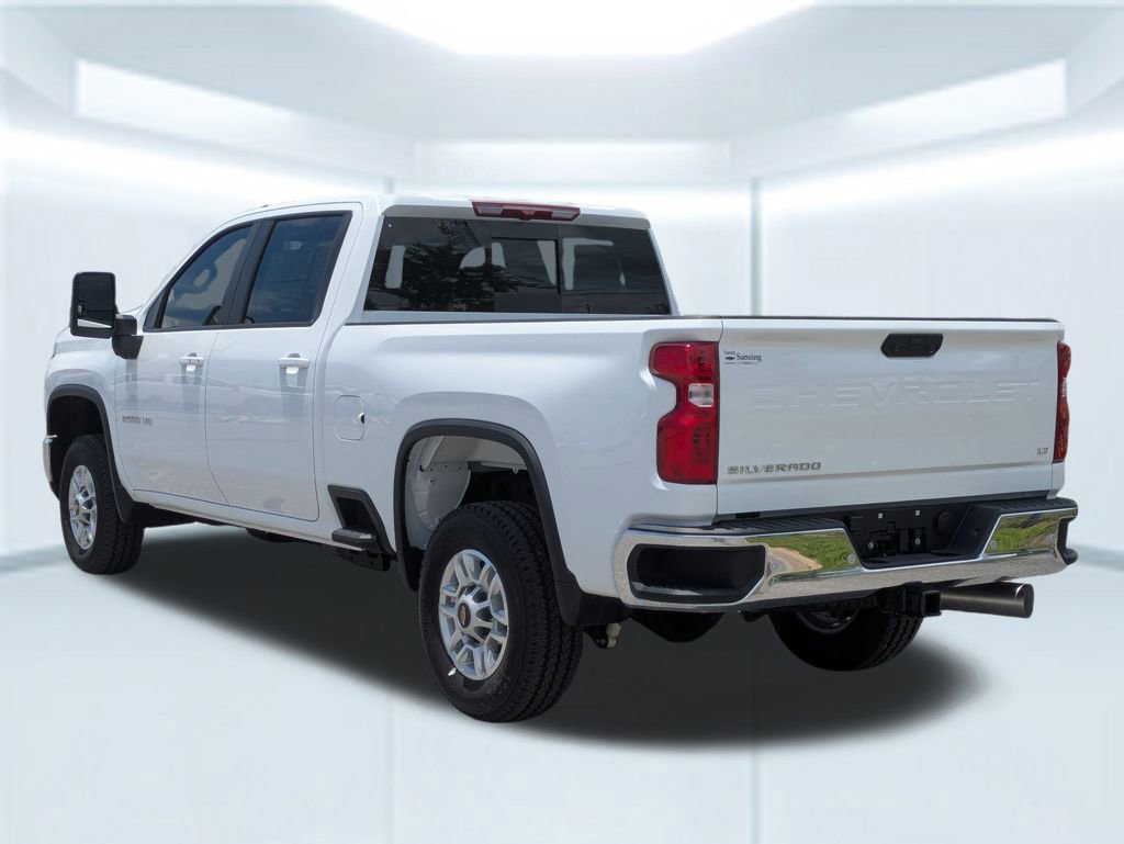 2025 Chevrolet Silverado 2500HD LT photo 3