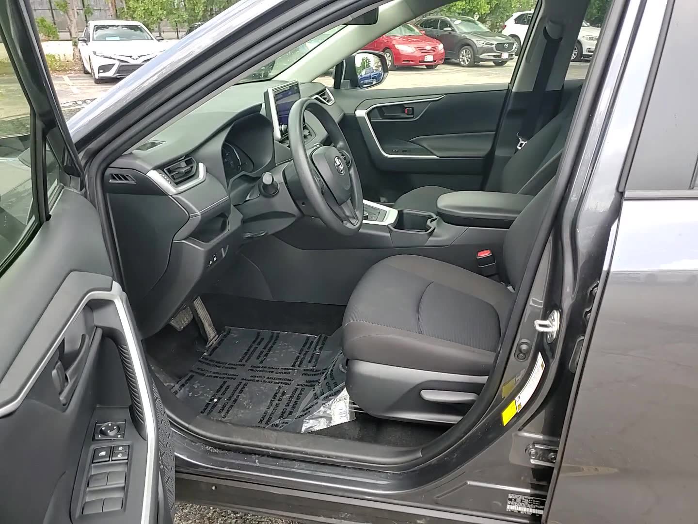 2023 Toyota RAV4 LE photo 11