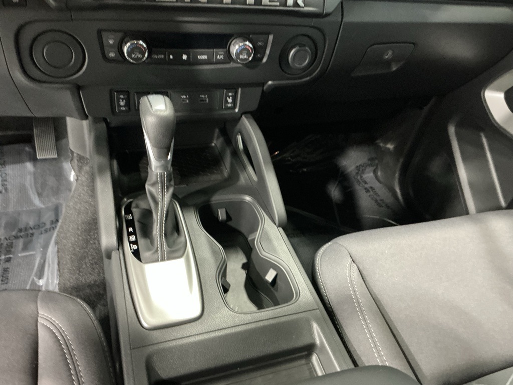 2025 Nissan Frontier SV photo 14