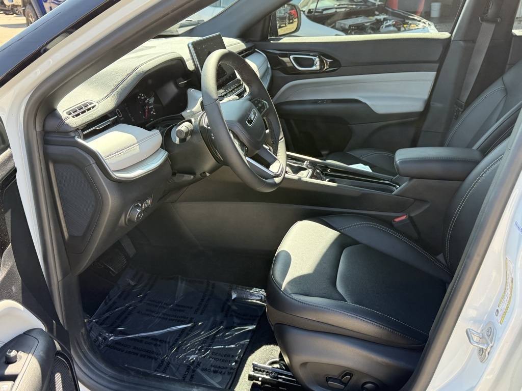 2025 Jeep Compass Limited photo 14