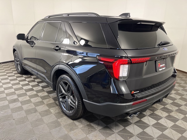 2025 Ford Explorer ST photo 3