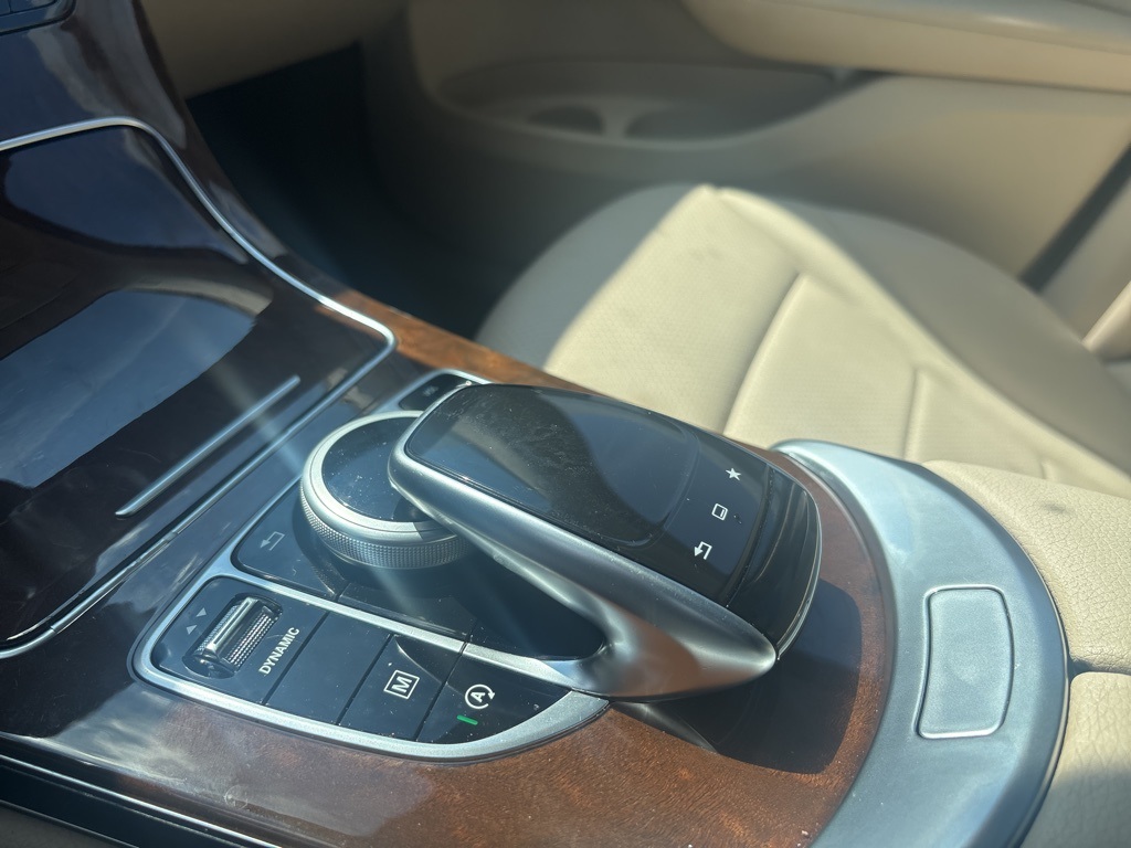2016 Mercedes Benz GLC 300 4MATIC photo 18
