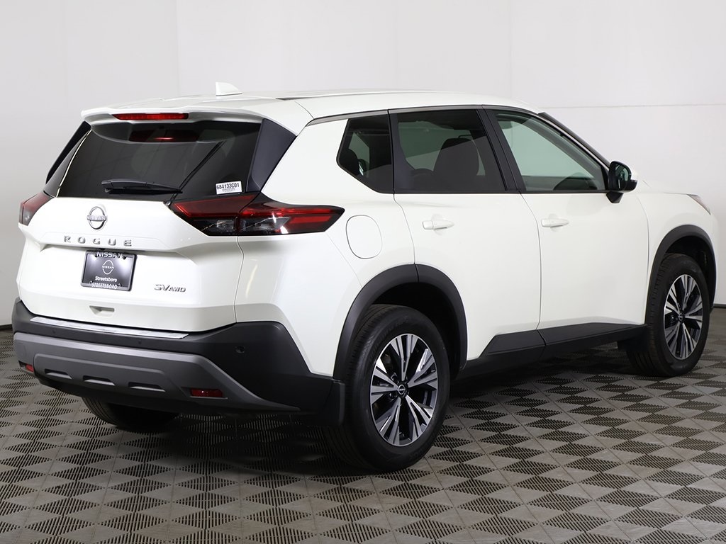 2022 Nissan Rogue SV photo 3
