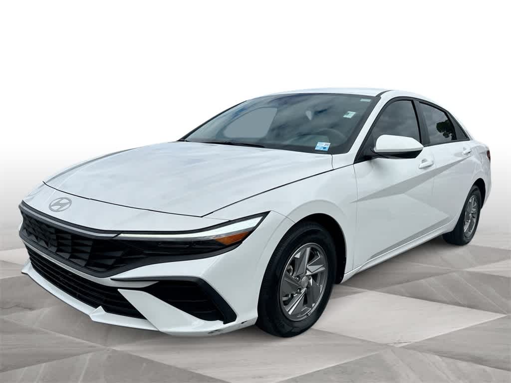 2024 Hyundai Elantra SE