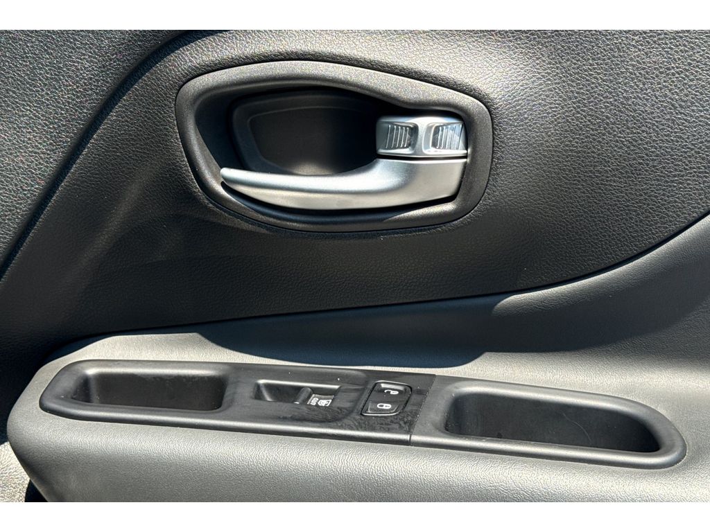 2022 Jeep Renegade Latitude photo 20