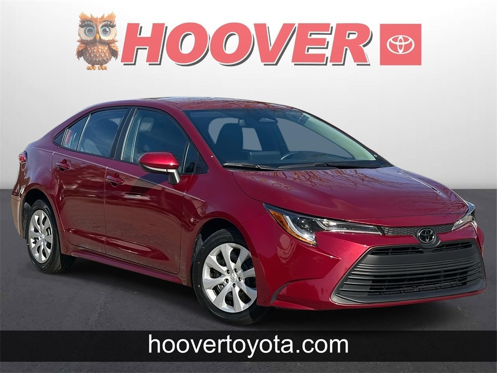 2024 Toyota Corolla LE's photo