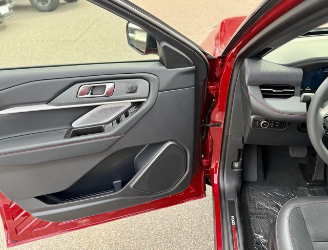 2025 Ford Explorer ST photo 11