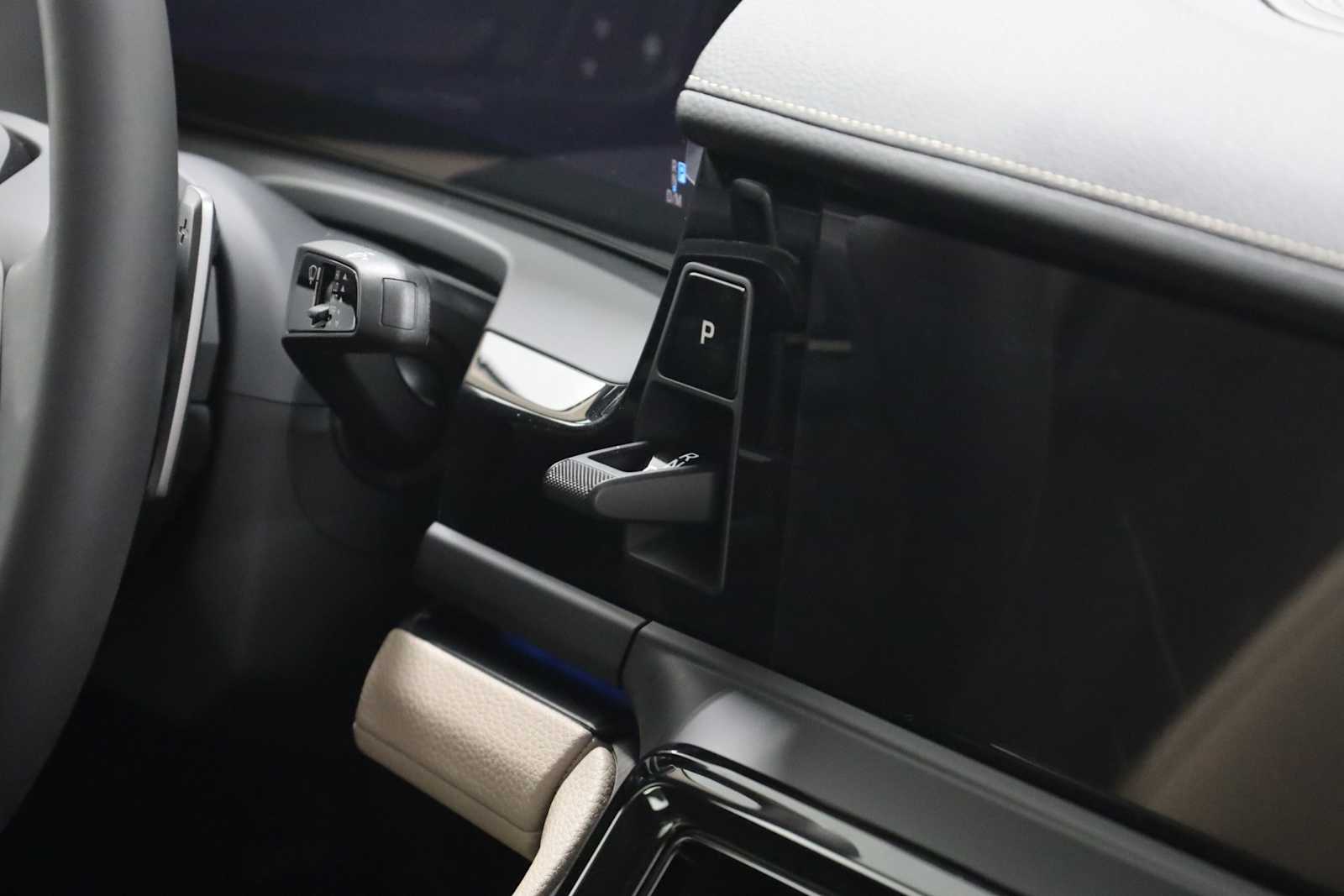 2025 Porsche Panamera 4 photo 17