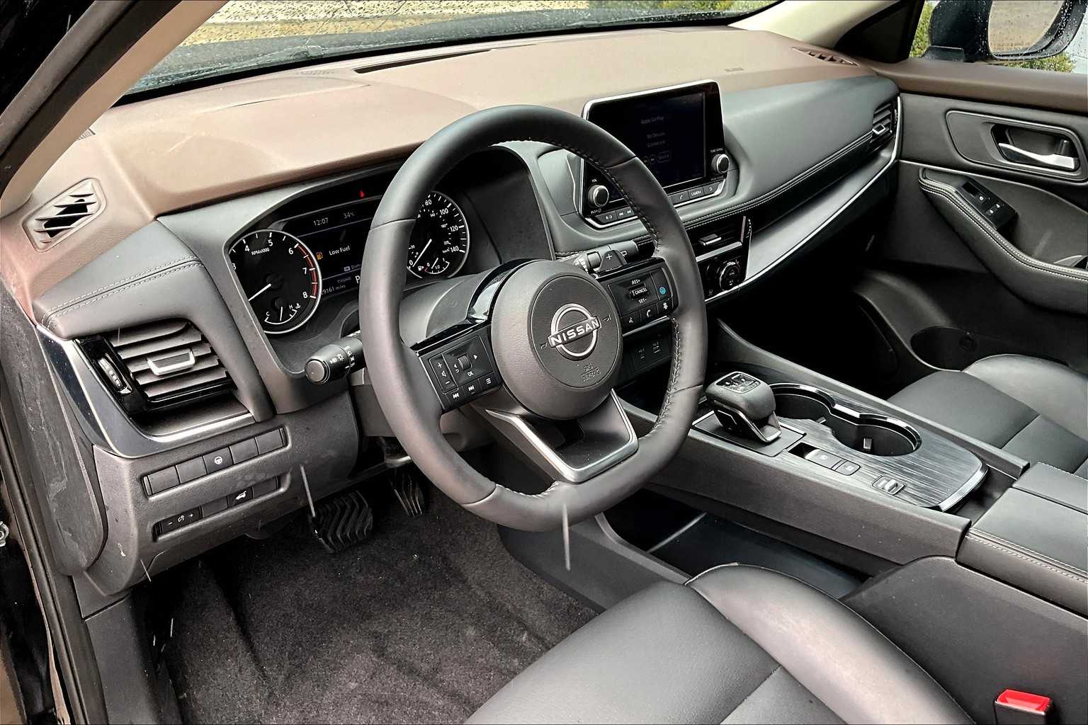 2022 Nissan Rogue SV photo 15