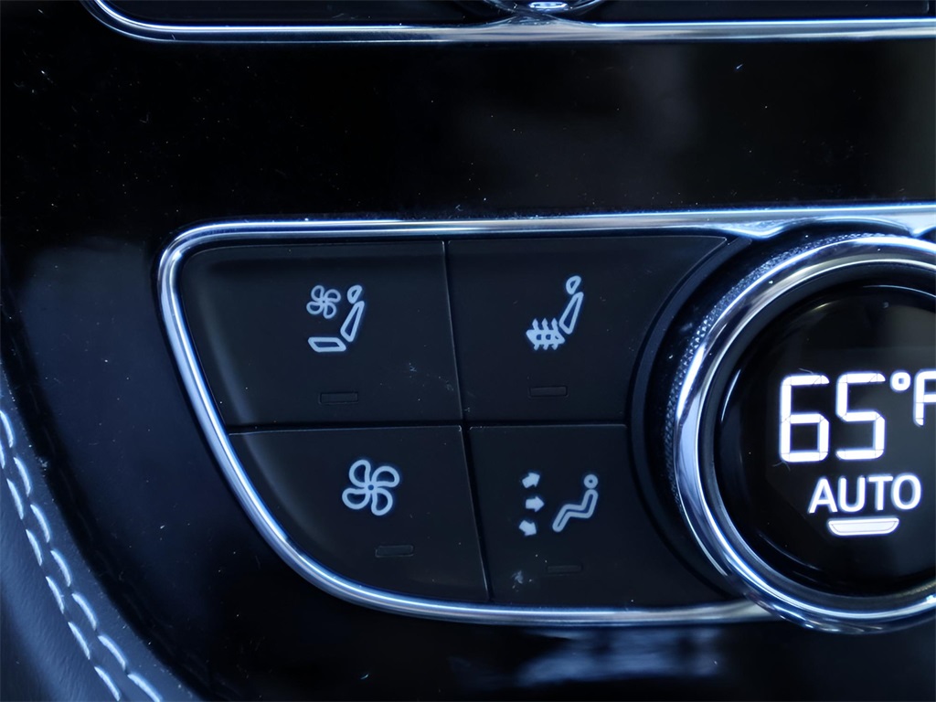 2023 Bentley Bentayga EWB Azure photo 25