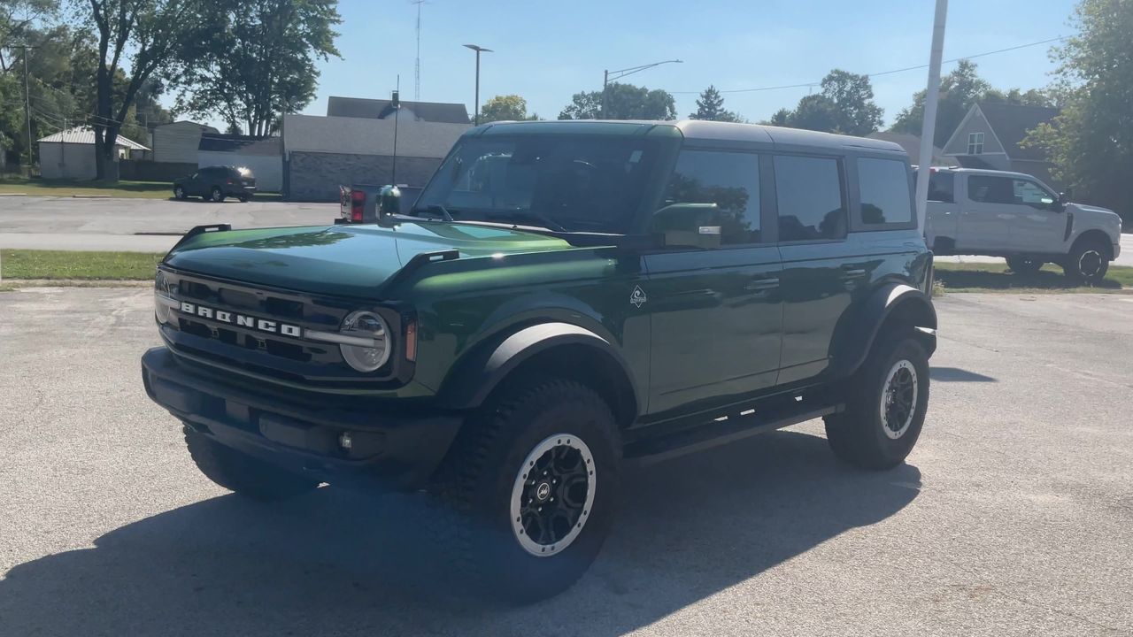 2023 Ford Bronco Base photo 2