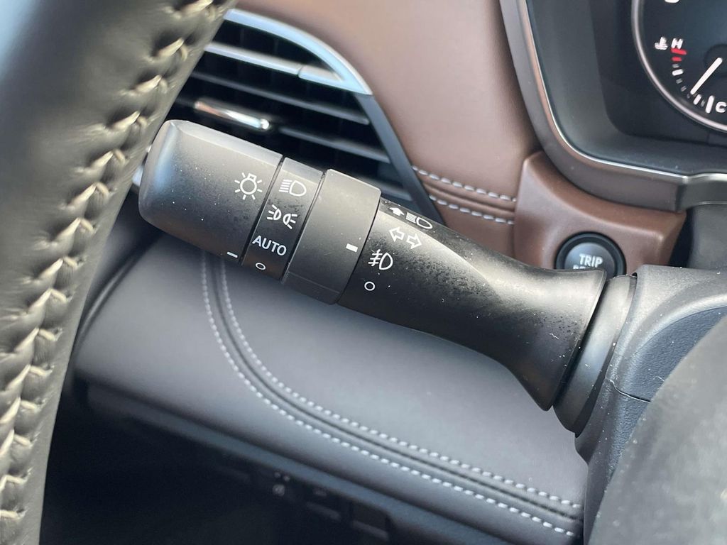 2025 Subaru Outback Touring XT photo 10