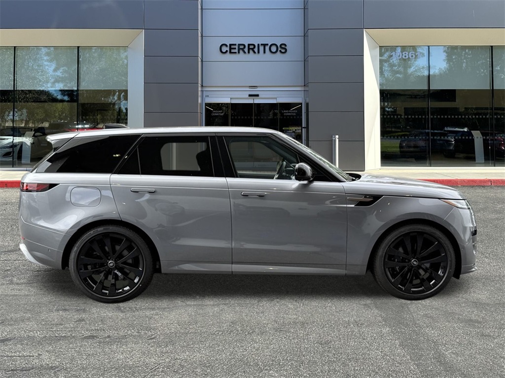 2025 Land Rover Range Rover Sport SE photo 4
