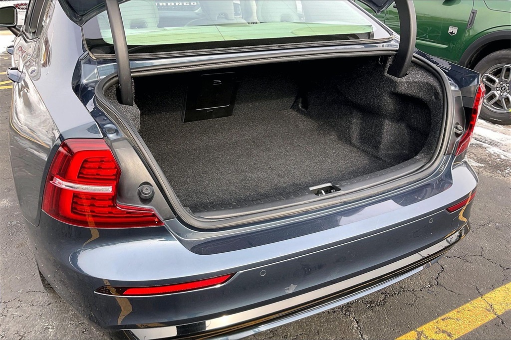 2024 VOLVO S60 - Image 25