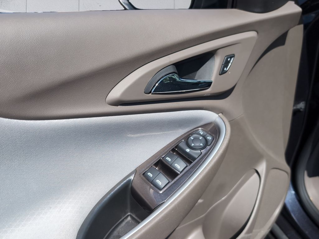 2023 Chevrolet Malibu LS photo 12